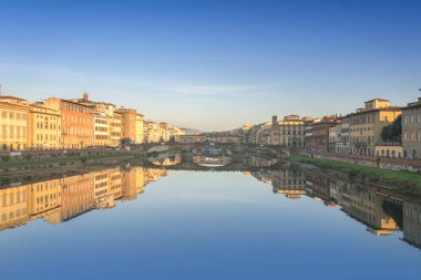Arno Nehri, İtalya, Toscana Floransa veya Firenze şehrin doğal görünümü