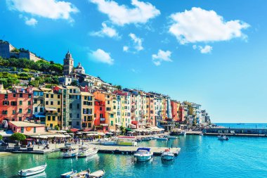 Porto Venere 'in renkli resimli limanı, İtalyan Rivierası, Liguria, İtalya