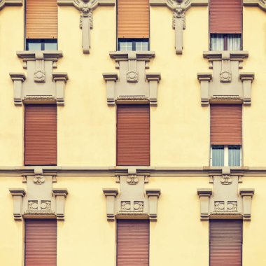 Panjurlar Windows ile bina cephe