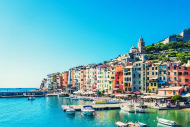 Porto Venere, İtalyan Rivierası, Liguria, İtalya renkli pitoresk Liman Panoraması