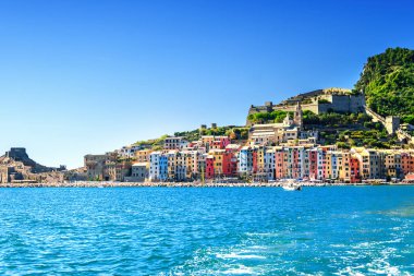 Deniz, İtalya dan portovenere şehir görünümünü