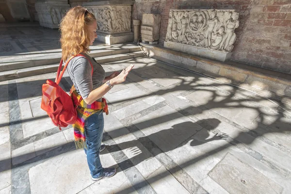 Pise Italie Octobre 2017 Une Femme Fait Une Photo Son — Photo