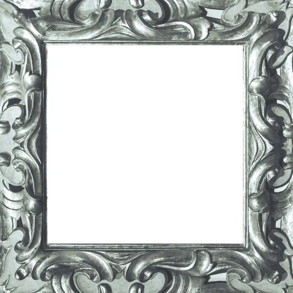 银色木制框架与雕刻装饰 在白色上隔离 — 图库照片