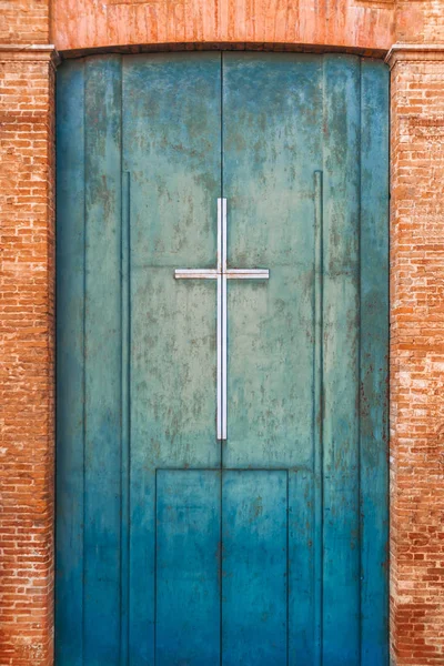 Korsfästelse Dörren Kyrkan Närbild — Stockfoto