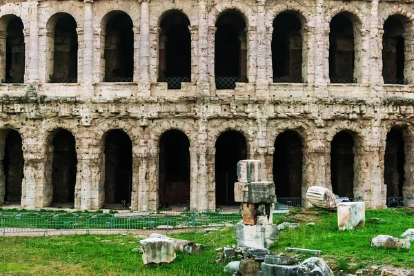 罗马著名的圆形竞技场的门面 意大利 — 图库照片
