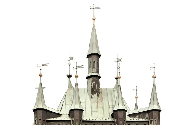 斯皮尔斯和旗帜的老城堡的屋顶 查出的白色 — 图库照片