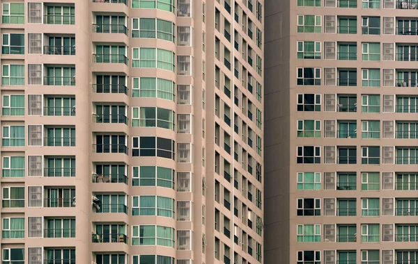 Janelas Edifício Vários Andares Close — Fotografia de Stock