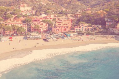Bir Monterosso al Mare, Cinque Terre, plaj İtalya'nın en iyi görünümü. Tonda