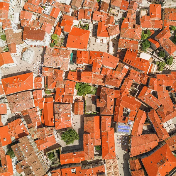 Pemandangan Kota Tua Eropa Yang Indah Dengan Atap Rumah Berubin — Stok Foto