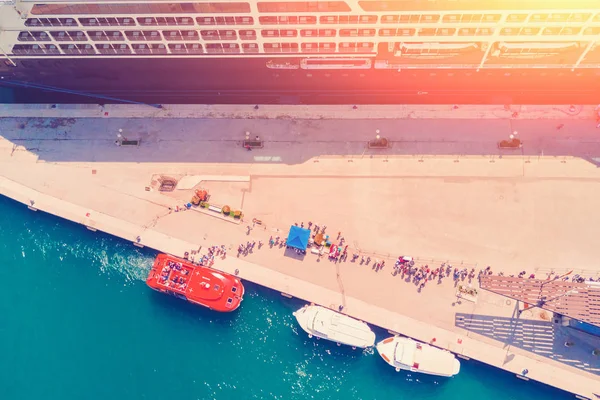 Pessoas Caminhando Cais Para Barcos Vista Superior — Fotografia de Stock