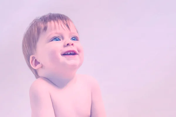 Lindo Bebé Sorridente Olhos Azuis Tonificado — Fotografia de Stock