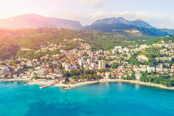 Cidade Nas Montanhas Perto Mar Luz Solar Vista Superior — Fotografia de Stock