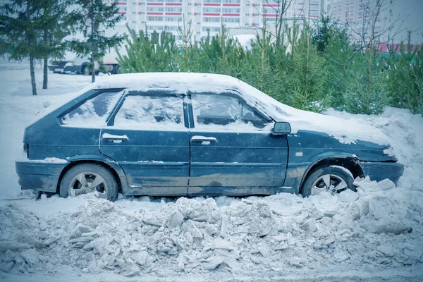 Carro Neve Durante Uma Nevasca — Fotografia de Stock