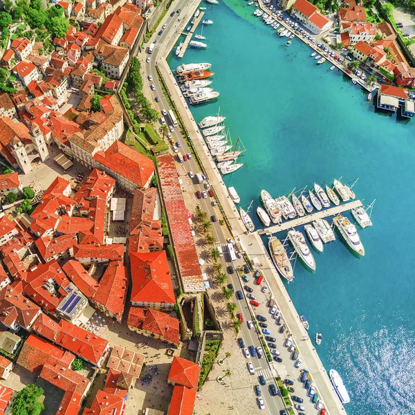 Vue Dessus Une Vieille Ville Européenne Avec Une Marina — Photo