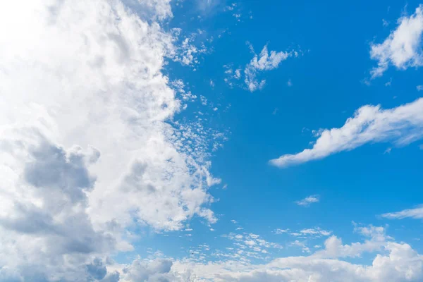 White Clouds Blue Sky Background — Stock Photo, Image