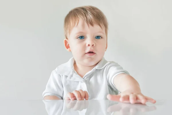 Portrait Blonde Baby Boy Blue Eyes Sitting Table — Stock Photo, Image