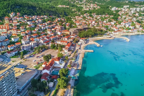 Panorámás Kilátás Nyílik Gyönyörű Európai Város Közel Tengerhez — Stock Fotó