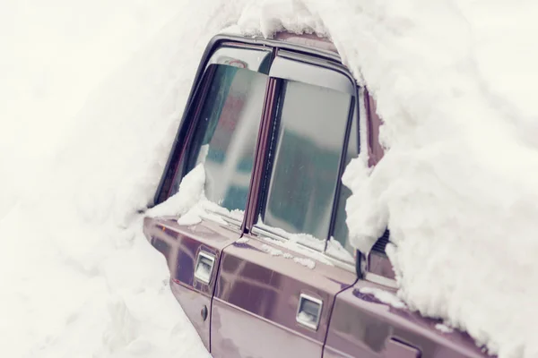 Old Red Car Snowdrift — Stock Photo, Image