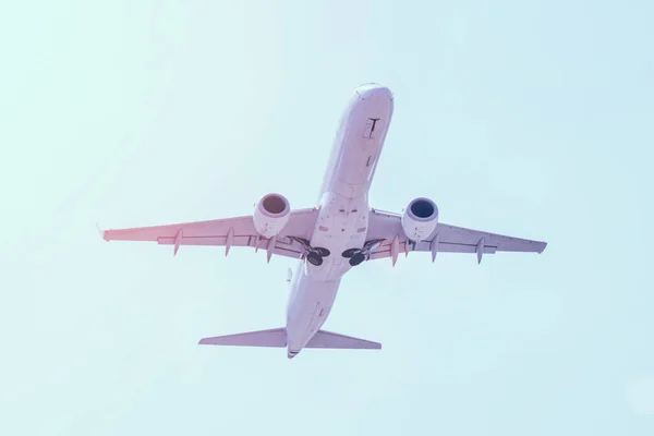 Самолет Время Полета Toned — стоковое фото