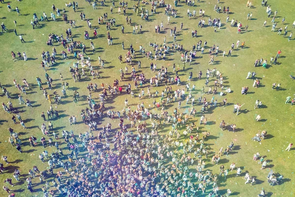 Vista Desde Altura Gente Durante Festival Colores Holi Tonificado —  Fotos de Stock