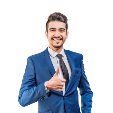 Beyaz bir arka plan üzerinde başparmak gösterilmesini mavi elbiseli Genç çekici adam. İzole