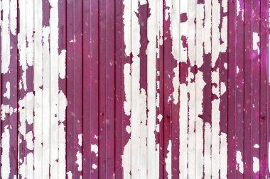 Soyulması boya ile eski kırmızı metal çit