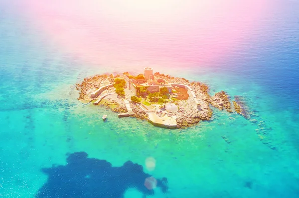 Вид Сверху Остров Крепостью Солнечном Свете — стоковое фото