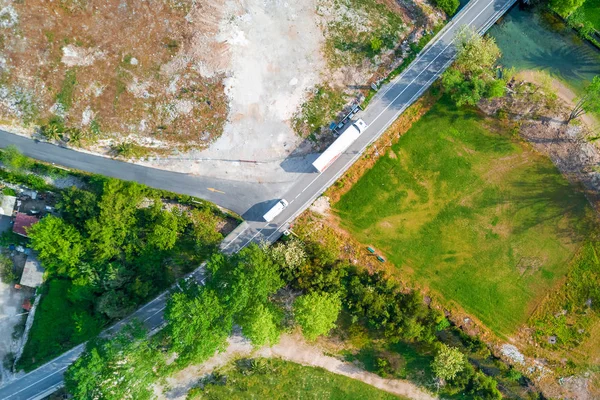 Blick Von Oben Auf Eine Autobahn Der Nähe Des Meeres — Stockfoto