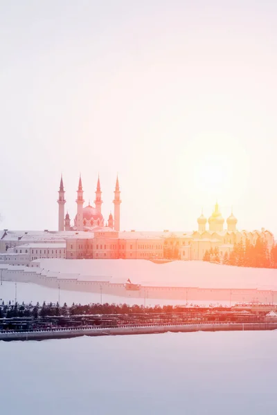 Krásný Pohled Město Chrámy Zimě Slunečného Dne — Stock fotografie