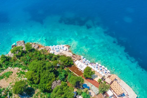 Plage Rocheuse Avec Chaises Longues Vue Sur Dessus — Photo