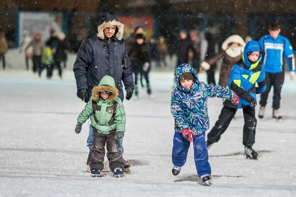 Kazan Rusya Ocak 2017 Buz Pateni Pisti Akşamları Insanlar — Stok fotoğraf