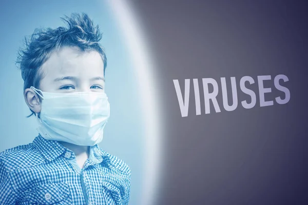 Niño Máscara Médica Junto Inscripción Virus Sobre Fondo Marrón —  Fotos de Stock