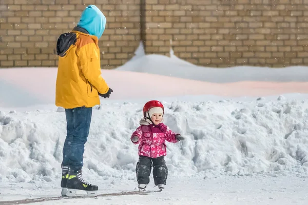 Kazan Rusya Ocak 2017 Buz Pateni Pisti Akşamları Bir Kask — Stok fotoğraf