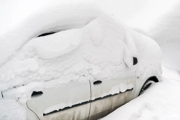 Carro Coberto Neve — Fotografia de Stock