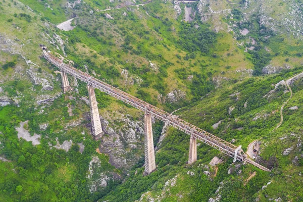 Κάτοψη Της Γέφυρας Στα Βουνά — Φωτογραφία Αρχείου