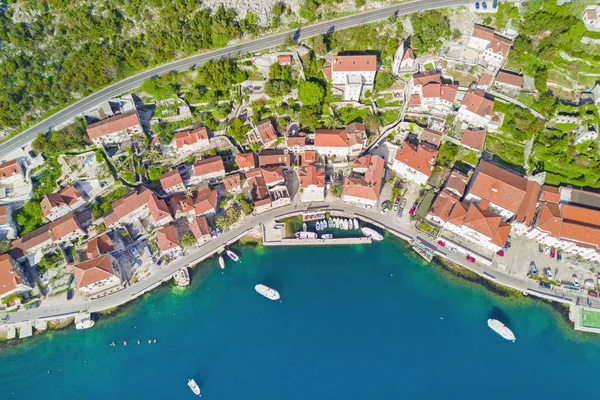 Ovanifrån Vacker Stad Med Röda Tak Nära Havet — Stockfoto