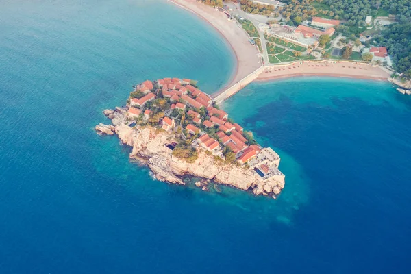 Pequeña Isla Con Casas Cerca Del Continente Vista Desde Arriba — Foto de Stock