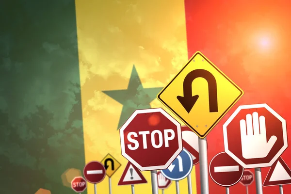 Tanda Berhenti Jalan Latar Belakang Bendera Senegal — Stok Foto