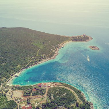 Üst görüntülemek eski şehir deniz kenarında. Tonda