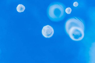 Kabarcıklar, arka plan ile Blue Ice