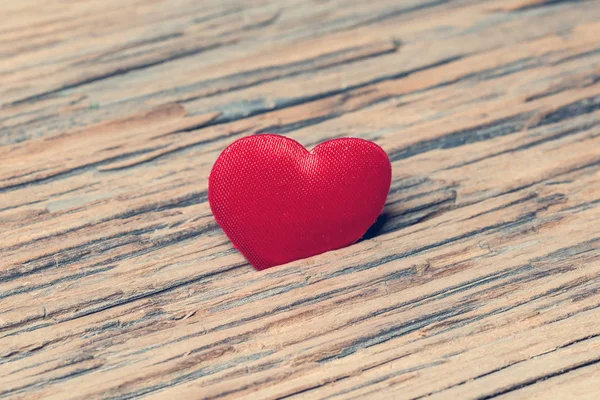Red Heart Old Wooden Surface — Stock Photo, Image