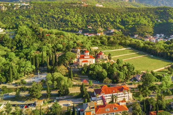 Vista Cima Para Antiga Cidade Turística Europeia Com Mosteiro — Fotografia de Stock