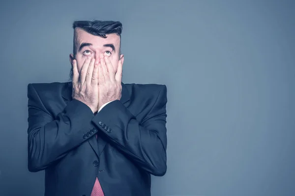 Adult Man Suit Square Head Covered His Face Gray Background — Stock Photo, Image