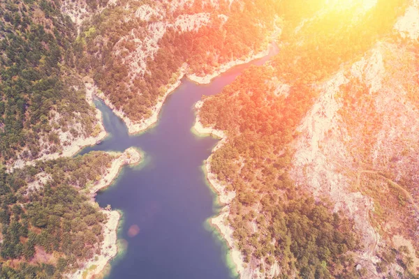 Vista Dall Alto Lago Circondato Dalla Foresta Alla Luce Del — Foto Stock