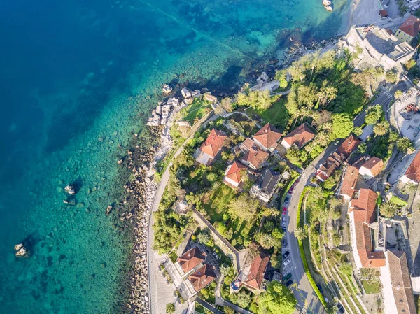 Vista Dall Alto Delle Case Con Tetti Rossi Vicino Mare — Foto Stock