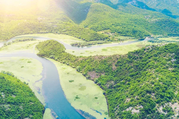 Vista Dall Alto Fiume Ricoperto Alghe Verdi Montagna — Foto Stock