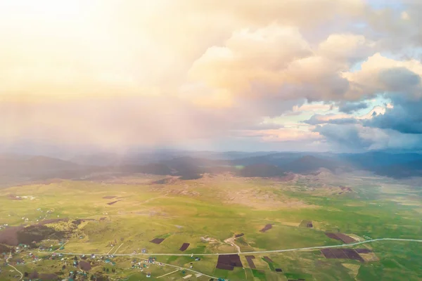 Vista Dall Alto Villaggio Montagna Alla Luce Del Sole — Foto Stock