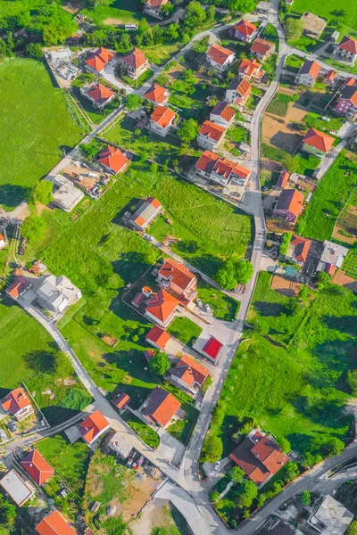 Top View Village Houses Red Tiled Roof Green Grass — Stock Photo, Image