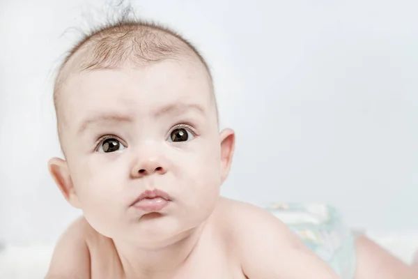 Schattige Baby Een Witte Achtergrond — Stockfoto
