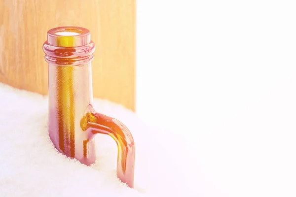 Bouteille Vin Vide Dans Neige Soleil — Photo